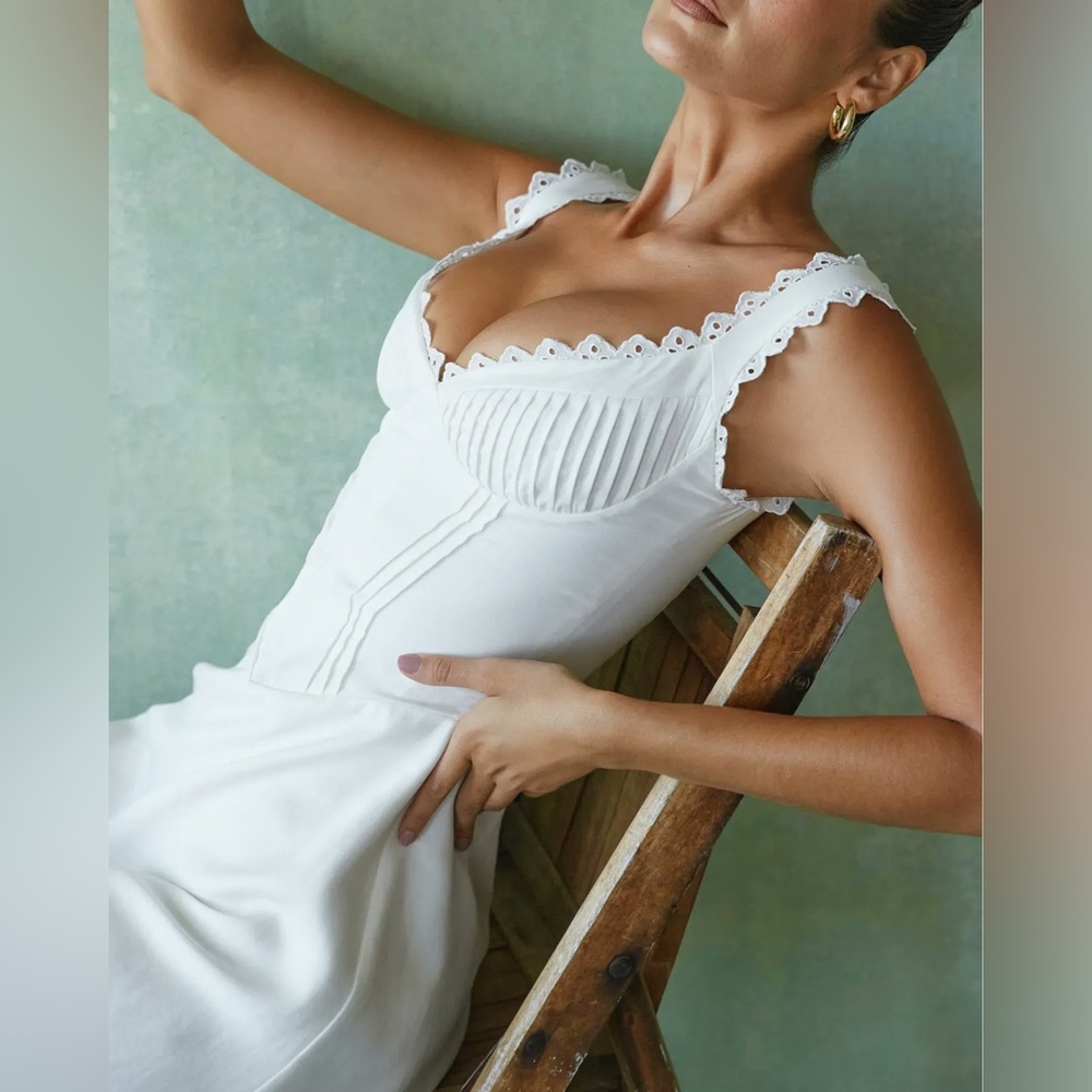 HOUSE OF CB 'Tilly' White Pin Tuck Mini Dress NWT - Picture 11 of 16